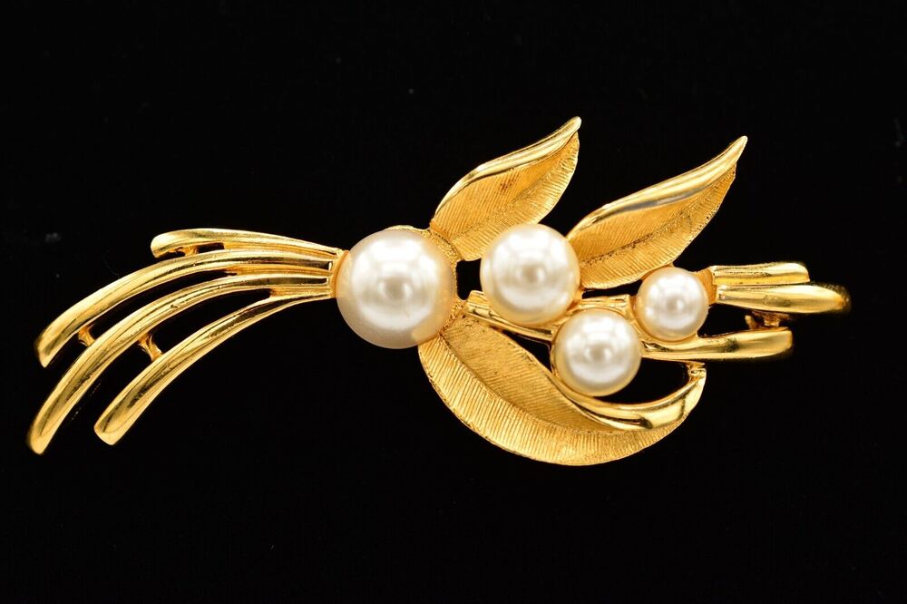 Napier Vintage Pin Brooch Brushed Gold Faux Pearl Floral Signed 1980s BinAC